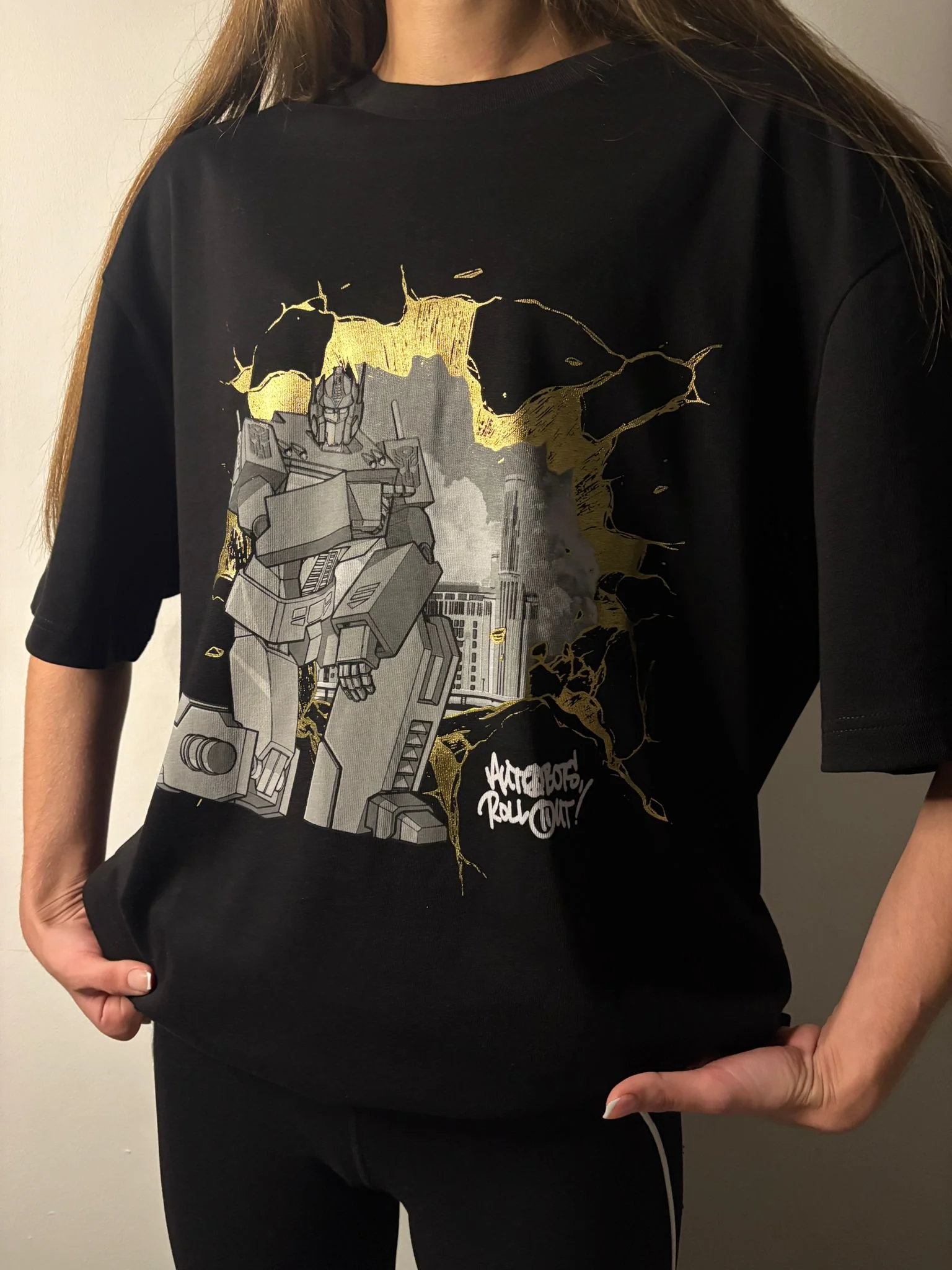 Murwalls Wall Smash Oversized Graphic Black/Gold T-Shirt - Image 5