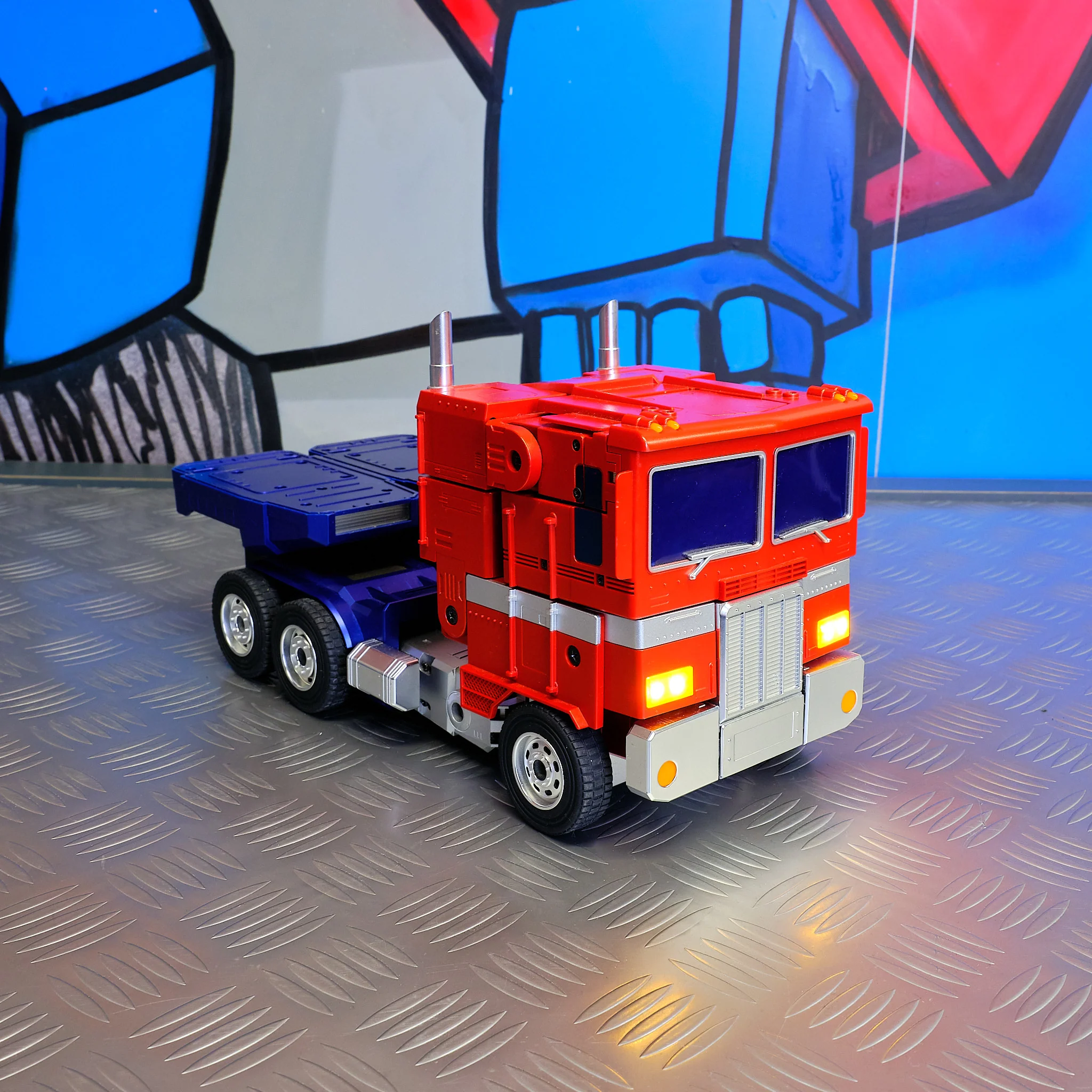 Transformers Optimus Prime Elite Robosen Figure - Image 4