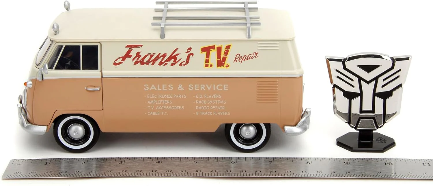 Transformers ROTB 1967 1:24 Scale VW Bus Wheeljack Vehicle w/Autobot Shield - Image 3
